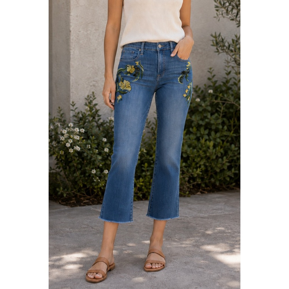 Chico's So Slimming Girlfriend Kick Flare Floral Embroidered Crop Jeans Size 12